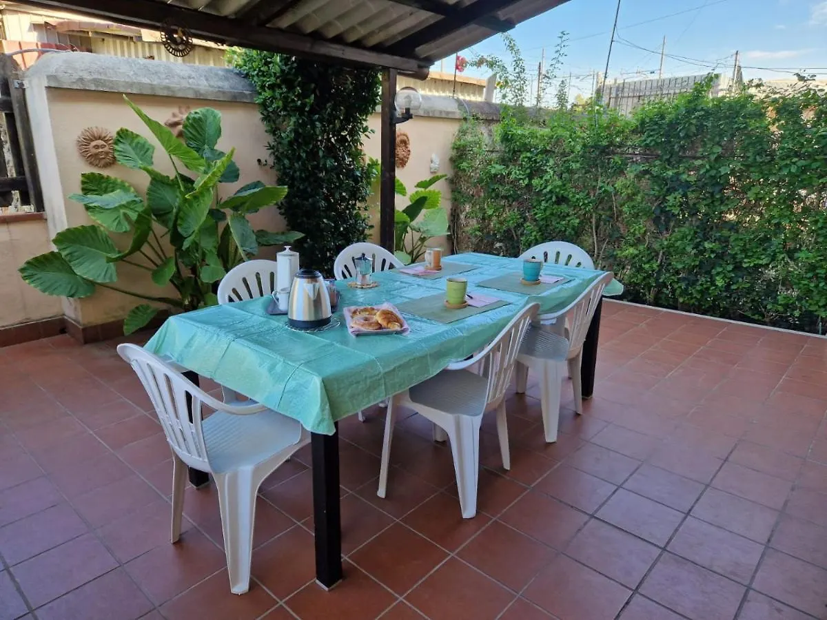 Appartamento Per Chi Ama Prendere Il Caffe In Terrazzo Рим 0*,
