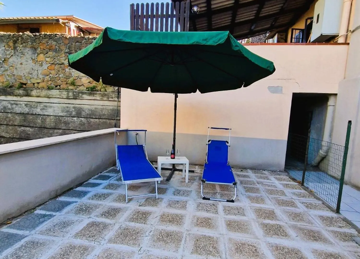 Appartamento Per Chi Ama Prendere Il Caffe In Terrazzo Rome